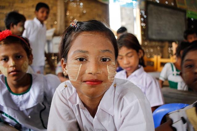 Die Aussicht auf eine bessere Bildung ist für Ma, sieben, eine Bewohnerin des Ohn Taw Gyi Lagers in Myanmar, in greifbare Nähe gerückt. Foto: LWB Myanmar/Isaac Kya Htun Hla.